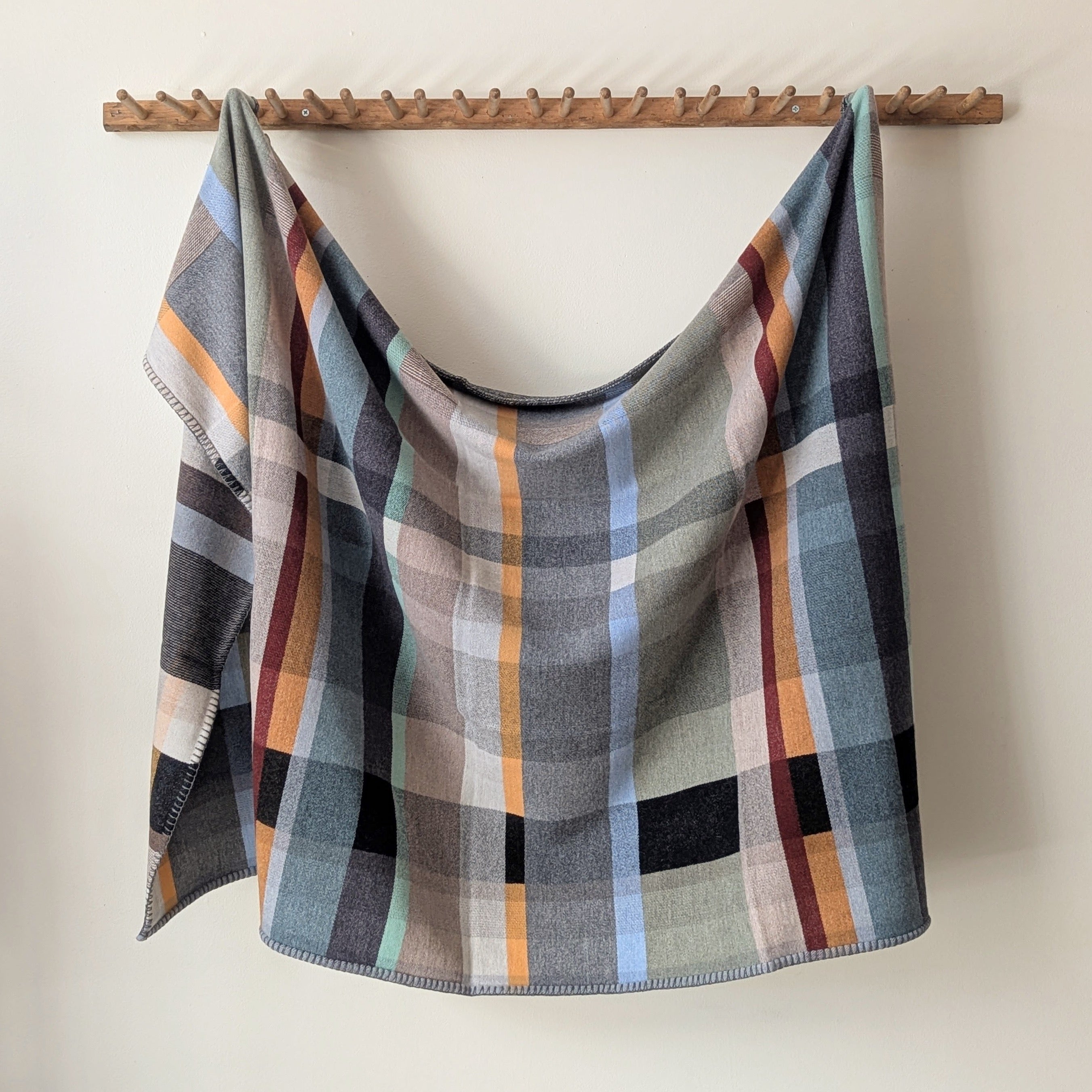 Wallace Sewell Merino Lambswool Throw - Chipperfield