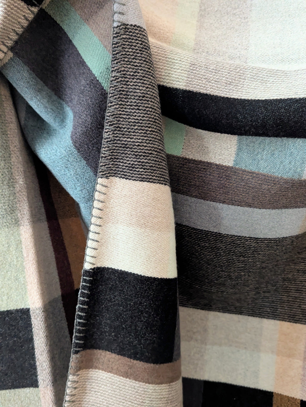 Wallace Sewell Merino Lambswool Throw - Chipperfield