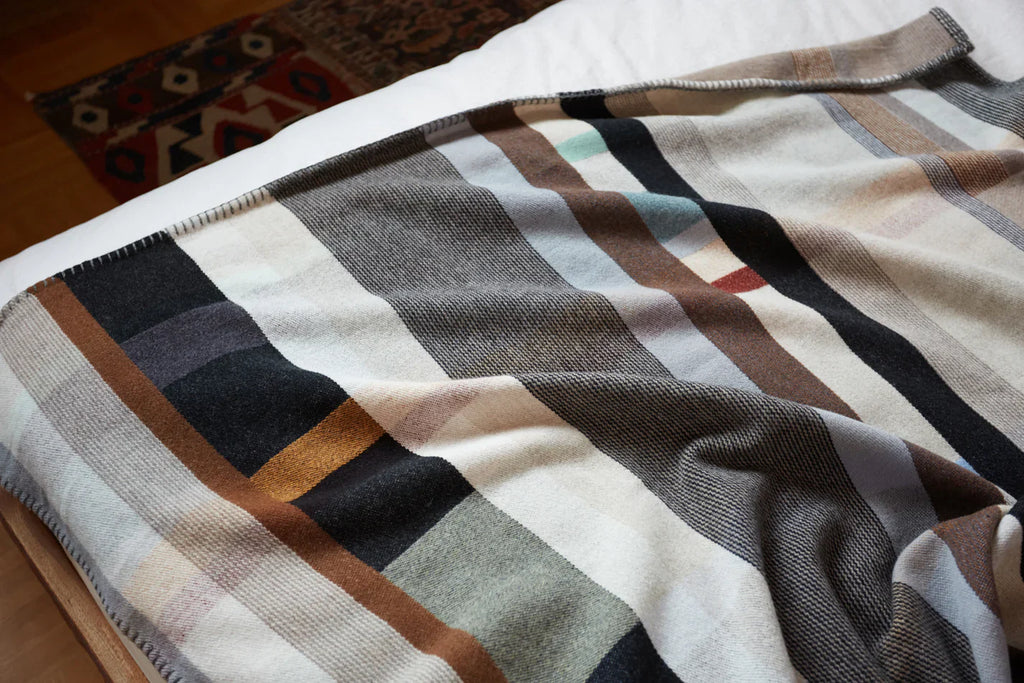 Wallace Sewell Merino Lambswool Throw - Chipperfield